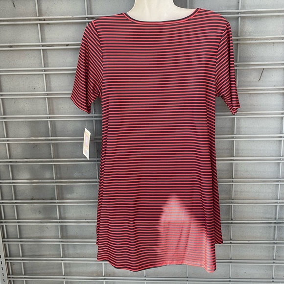 LulaRoe Striped & Printed Perfect T High Low Top-#194914 - Picture 7 of 12